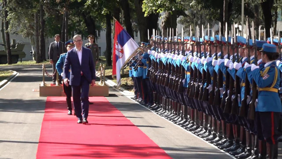 Predsednik Vučić prisustvuje sednici proširenog kolegijuma načelnika Generalštaba