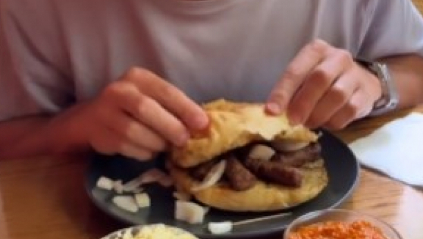 holanđanin jede ćevape