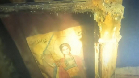 Na crkvi se nalazilo i zvono iz 1860. godine, koje je sačuvano i preneto pre potapanja