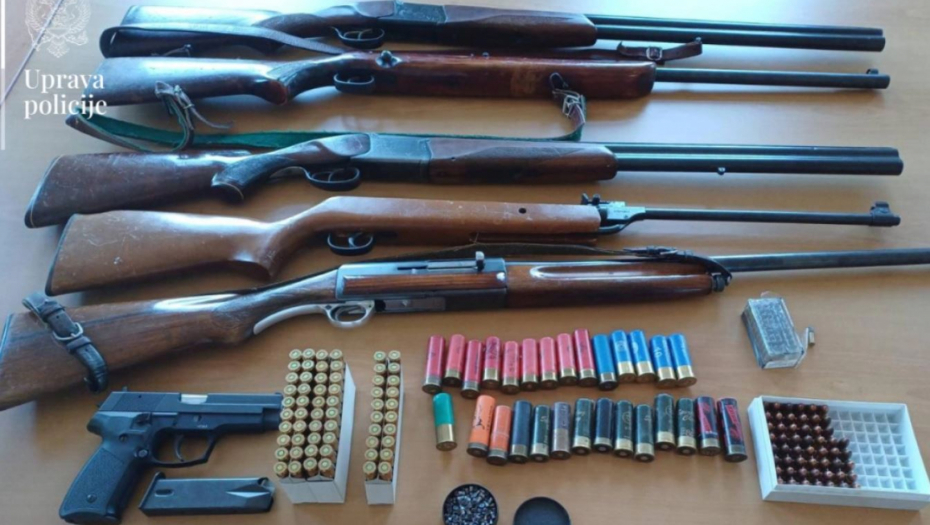 zaplenjeno oružje na cetinju