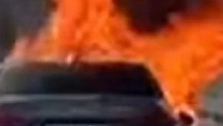 Policija Sankt Peterburga privela je dvadesetogodišnjeg mladića koji je navodno zapalio automobil svoje devojke zbog neuzvraćene ljubavi, saopštila je pres-služba regionalnog MUP-a