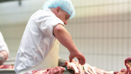 Bosanska policija je danima na nogama zbog potrage za ozloglašenim kriminalcem Milivojem Utrobičićem (52), poznatijim kao Mile Mesar, čije je ime povezano s vrednim kokainom, koji je u subotu zaplenjen u jednoj kući u selu Broćanac, u opštini Posušje.