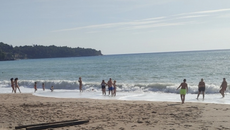 Sa nepristupačne plaže Štrbina spasioci nisu mogli da izvedu kompnenu akciju, tražili su asistenciju UPSUL-a