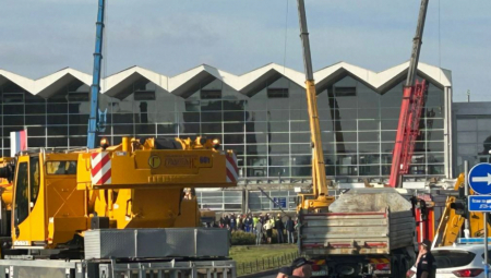 Kada je Marinika Tepić, potpredsednica stranke Slobode i pravde, u decembru prošle godine u emisiji "Utisak nedelje", samo mesec dana nakon pada nadstrešnice u Novom Sadu, javno iznela informaciju da je uklonjen deo šuta od nadstrešnice i ukazala da je reč o uklanjanju dokaznog materijala, svi prozapadni mediji preneli su tu izjavu, stvarajući narativ u javnosti o tome kako režim nešto krije