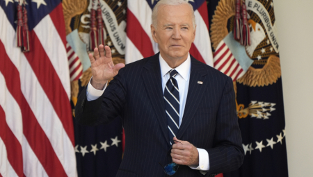 Pet neizabranih savetnika de fakto je vodilo SAD tokom mandata Džoa Bajdena, koji je bio predsednik samo na papiru, po navodima neimenovanog insajdera dvojici vašingtonskih novinara.