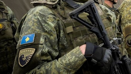 Pripadnik tzv. kosovskih bezbednosnih snaga osumnjičen je za napad nožem na svoјu verenicu u Kosovu Polju.