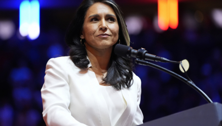 Direktorka Nacionalne obaveštajne službe SAD i bliska saradnica Donalda Trampa, Tulsi Gabard, priznala je da veruje u postojanje vanzemaljaca i obećala da će istina uskoro biti podeljena sa američkim narodom. Tema UAP postaje sve ozbiljnije bezbednosno pitanje.