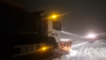 &amp;quot;MEĆAVA NA ZLATIBORU, HAOS NA PUTEVIMA&amp;quot; Na snazi zabrana saobraćaja za kamione (FOTO/VIDEO)