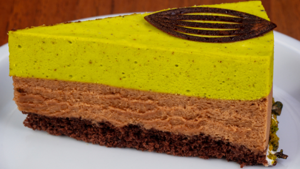 čizkejk sa pistaćima