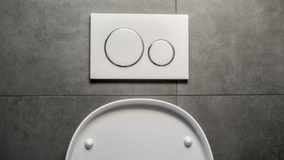 dva dugmeta na vodokotliću