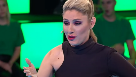 Nedavno joj je zbog akcentovanja predavanje održala i takmičarka