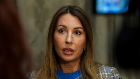 Uz veoma veliku odgovonost ministarka je radila tokom čitave trudnoće, do poslednjeg dana