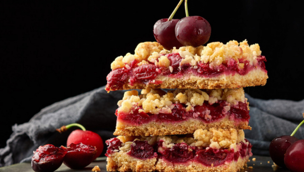 lenja pita sa višnjama