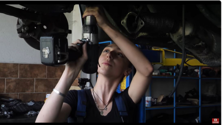 Bejta Šehić automehaničarka