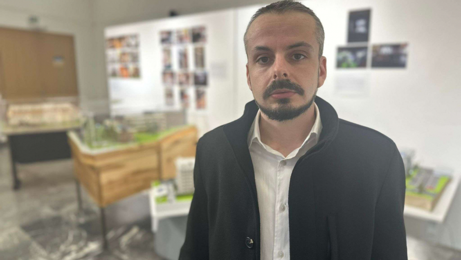 Miša iz Čačka izrađuje makete