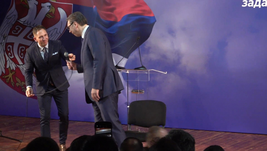 Predsednik Srbije u poseti Rasinskom okrugu: Varvarin je uz Vučića