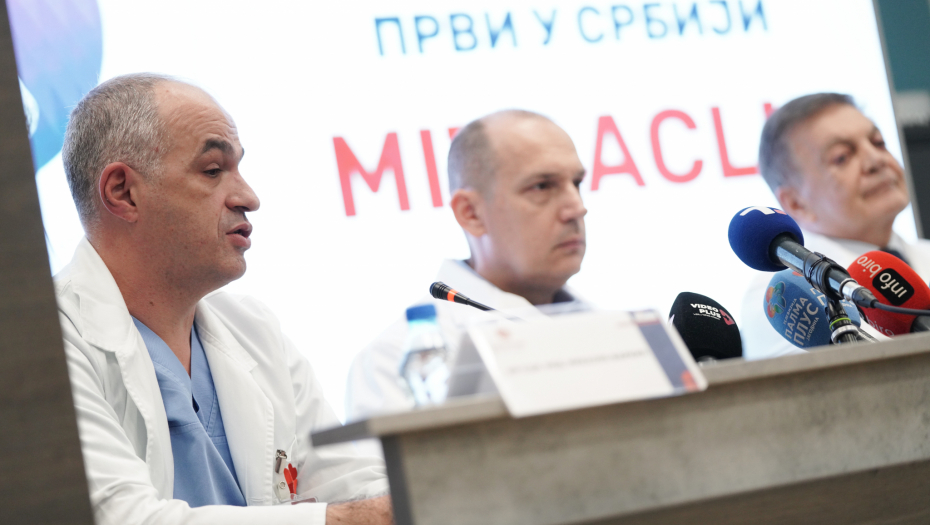 Lekari sa instituta Dedinje