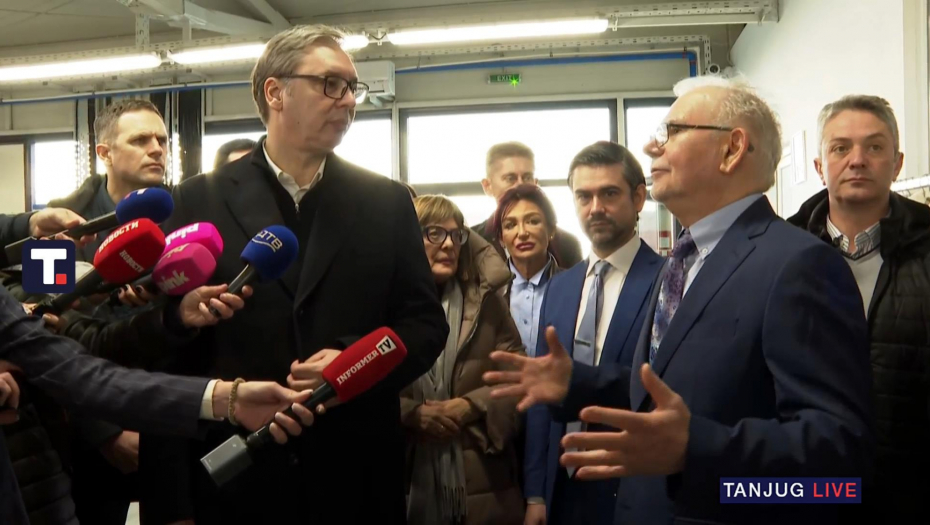 Predsednik Vučić u obilasku kompanije Biliczki u Adi