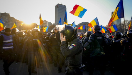 Novo istraživanje pokazuje da čak 66,2% Rumuna smatra da je Nikolae Čaušesku bio dobar vođa, dok 24,1% smatra suprotno. Anketa osvetljava složene stavove rumunskog društva prema bivšem predsedniku i istorijskim periodima.