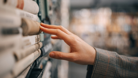 Muškarac je na rasprodaji kupio primerak knjige „Priča o dva grada“ Čarlsa Dikensa