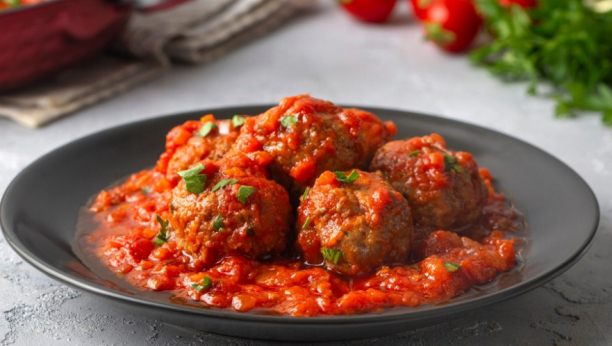 ćufte u paradajz sosu