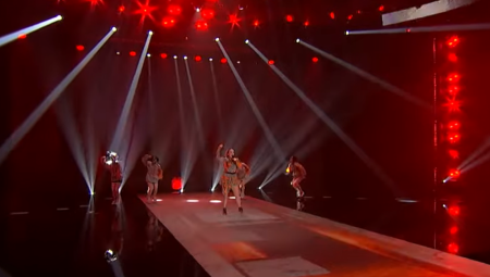 Mimi je radila kao striptizeta, kako bi finansirala svoju muzičku karijeru