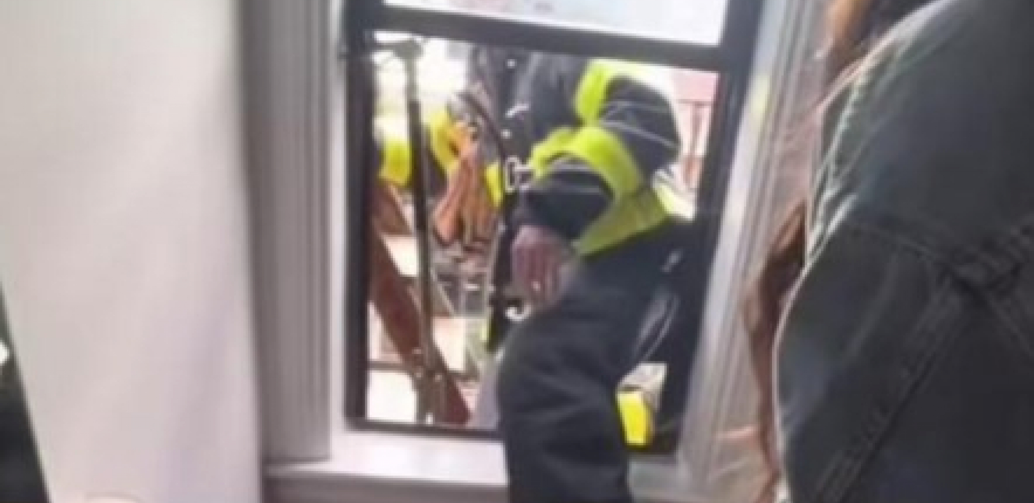 devojke se zaključale