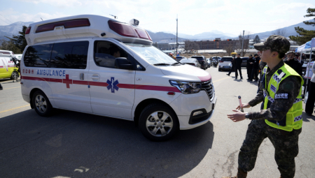 Dve osobe su poginule, a 18 je povređeno kada je kamion uleteo u pijacu Džeil u gradu Bučeonu, jugozapadno od Seula, saopštili su jutros južnokorejski zvaničnici