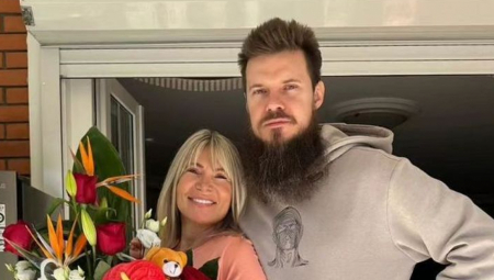 Priznaje da s nestrpljenjem čeka trenutak kada će unuče uzeti u naručje