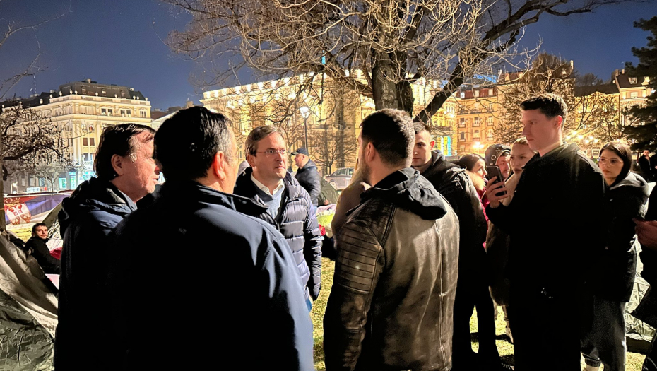 Ministar Selaković sa studentima