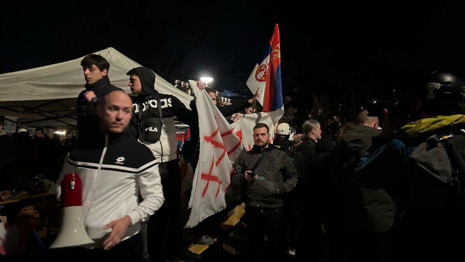 Studenti u Pionirskom parku