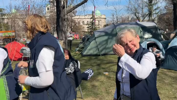 Žene došle da spremaju uštipke studentima