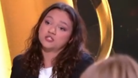 Da nisu barjaktari blokada "neki tamo studenti", već lica iz kojih stoji ozbilja podrška pre svega antisrpskih medija iz Beograda postaje jasno čim se setimo kodga je to Zoran Kesić pozvao da gostuje u njegovoj emisiji i to u udarnom terminu