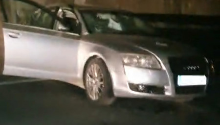 U Novim Karlovcima kod Inđije sinoć se dogodila teška saobraćajna nesreća,  automobil sleteo s puta i završio u kanalu.