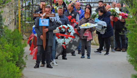 Drugi dan nakon tragedije koja je Severnu Makedoniju i Kočane zavila u crno, kada je usled požara koji je izbio u objektu poginulo najmanje 59 osoba, dok je više od 155 osoba povređeno.