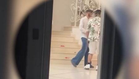 Tinejdžeri su uništili elitnu vilu u blizini Moskve.