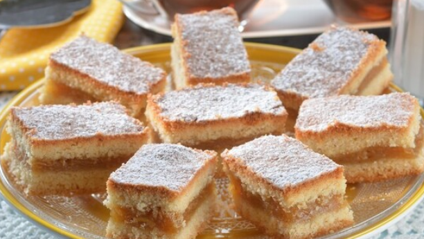 lenja pita sa jabukama i cimetom