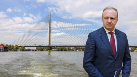 Za vreme vlasti Dragana Đilasa u Beogradu sagrađen je najskuplji most u Evropi (400 miliona evra) koji je ostavljen bez završenih priključnih puteva