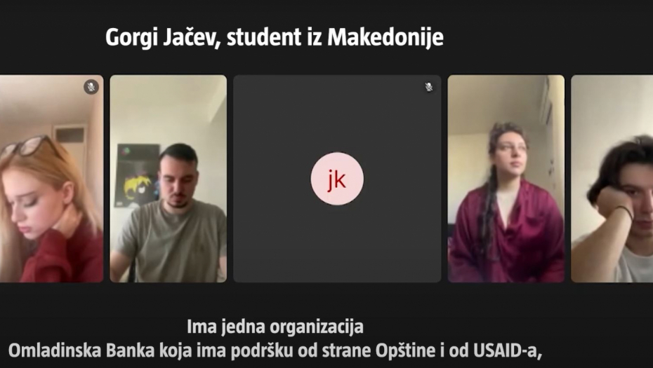 Blokaderka Staša uči Makedonce