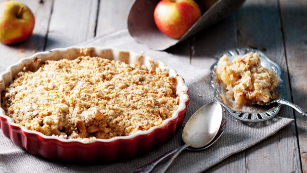 krambl sa jabukama i sirom