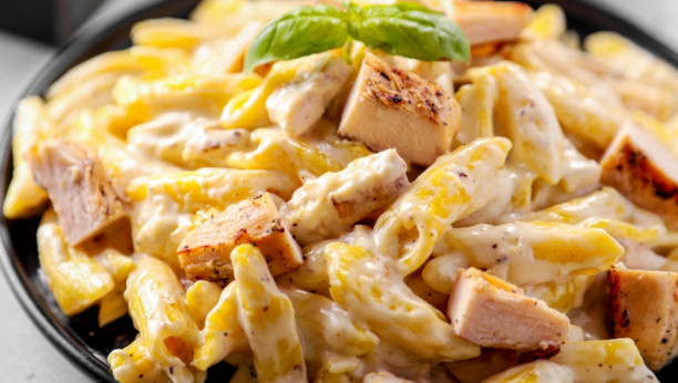 pasta sa piletinom