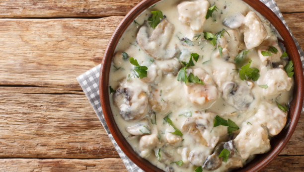 piletina u sosu od šampinjona