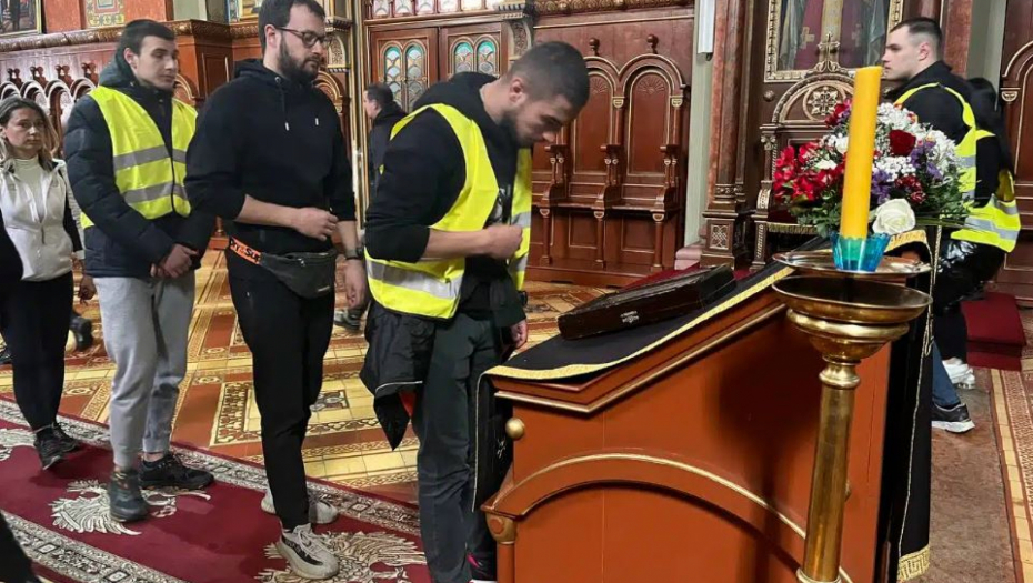 Novosađani pešače ka Beogradu