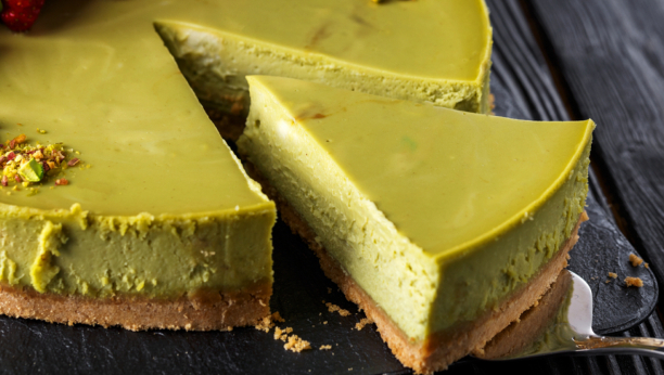 čizkejk sa pistaćima