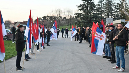 Zamenik direktora Kancelarije za Kosovo i Metohiju Miloš Terzić pozvao je sva interno raseljena lica sa prostora Kosova da 12. oktobra izađu na lokalne izbore na Kosovu i pruže podršku, kako je rekao, jedinoj legitimnoj snazi - Srpskoj listi (SL).