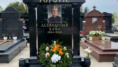 Pevačica  dolazi na pomen Saši Popoviću