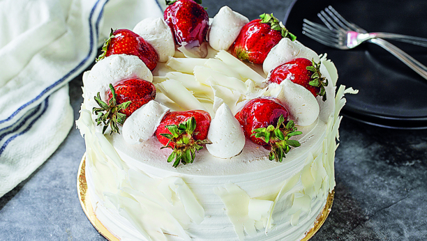 sladoled torta sa jagodama