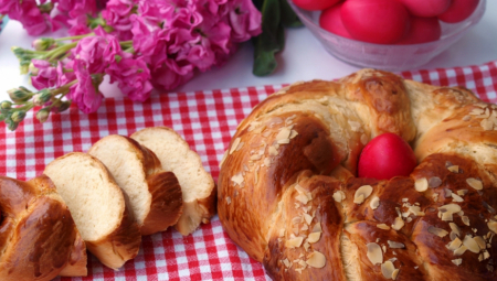 Ova pogača nije samo hleb – ona je ukras praznične trpeze, simbol zajedništva, obilja i blagoslova