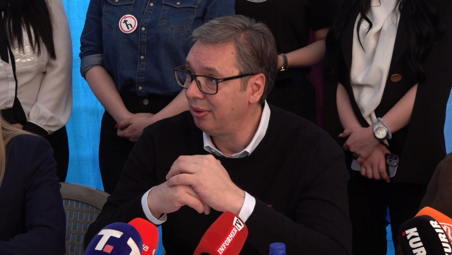 Predsednik Vučić u poseti studentima koji žele da uče na Veliki petak