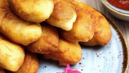 Specijalitet kojem niko ne može odoleti: Majstorske piroške sa mesom iz rerne koje se prave bez kapi ulja